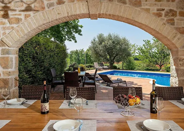 Semesterbostad Pilato *